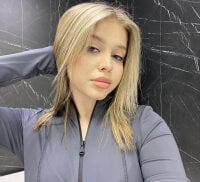 SilviaAlliston's Offline XXX Chat