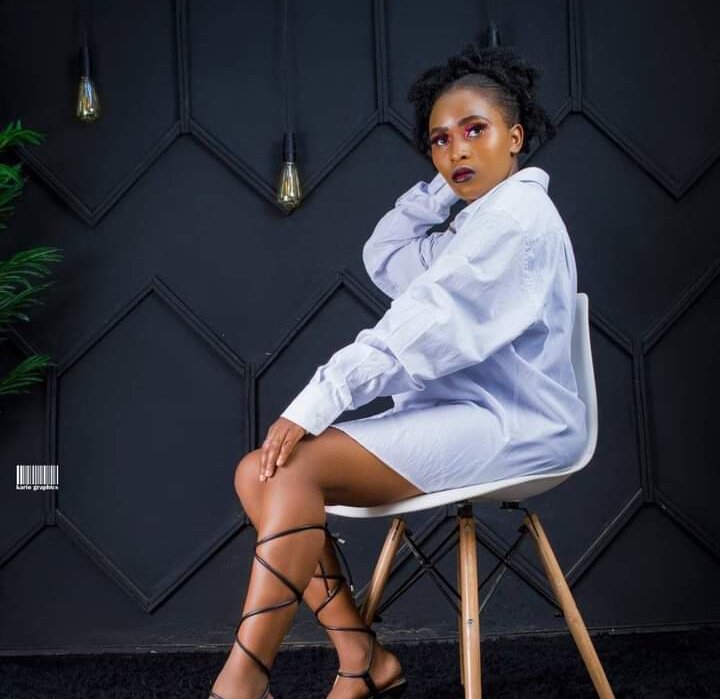 Live sex webcam photo for petit-goddess #289225082