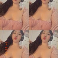 xxromina's Offline XXX Chat