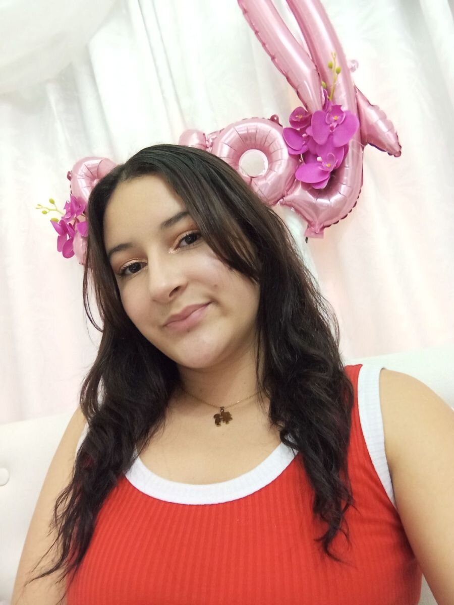 chloe_blairr_