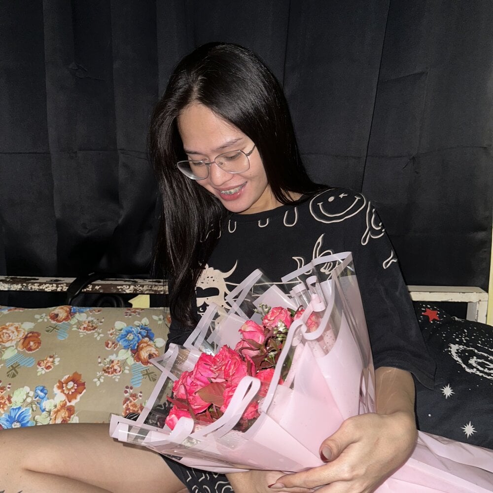 spicy_cakee 離線 XXX 聊天