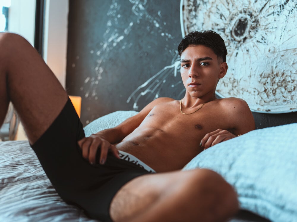 leelpaul from stripchat