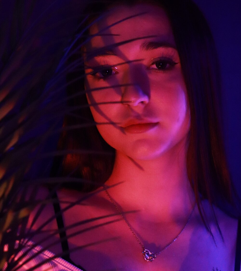 Live sex webcam photo for MenciaLo #289368703