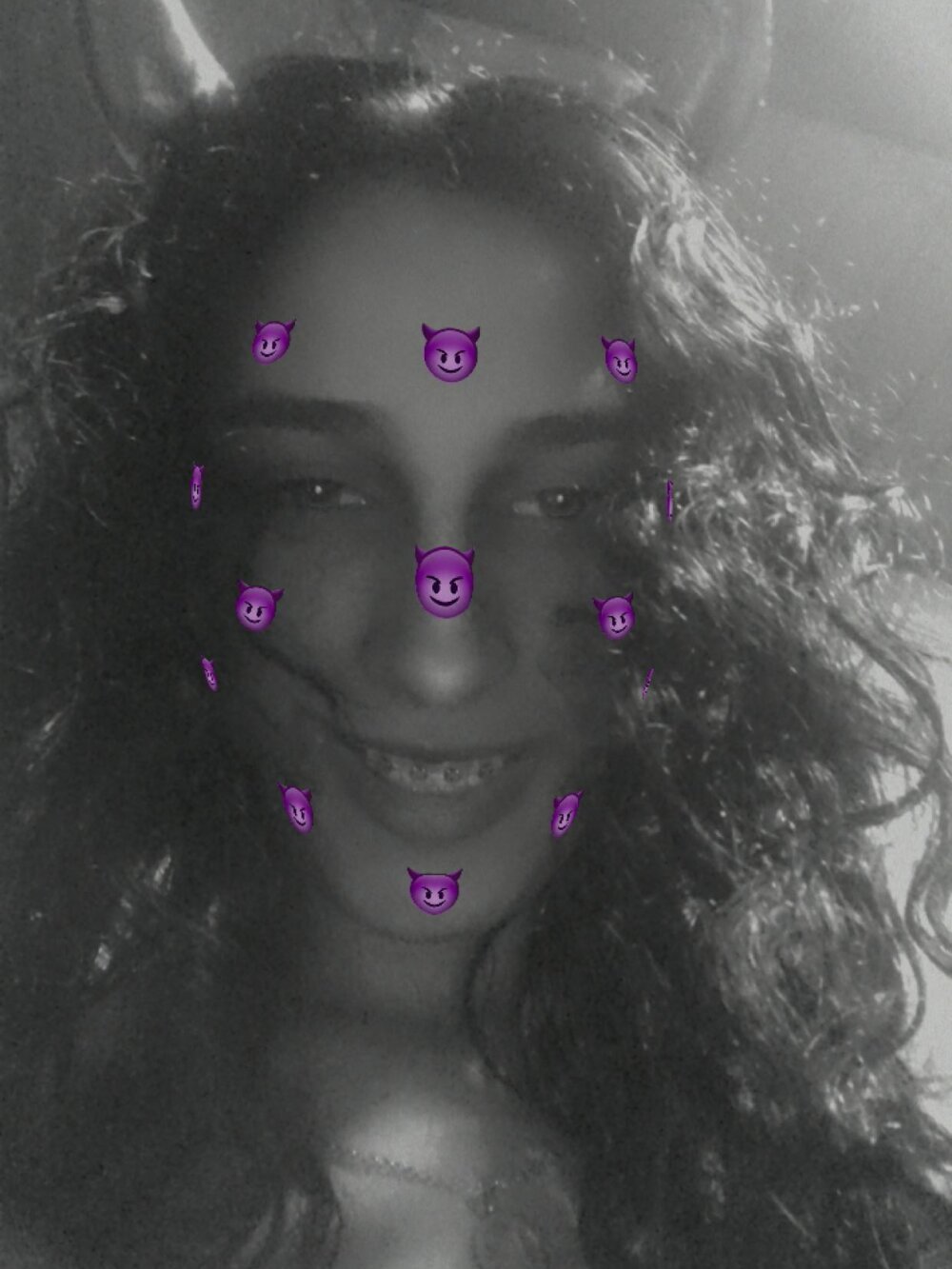 Morena_hottd's Offline XXX Chat