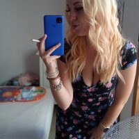 HotYoungBrit's Offline XXX Chat