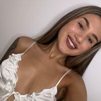 EllaPierce_'s Offline Chat Room