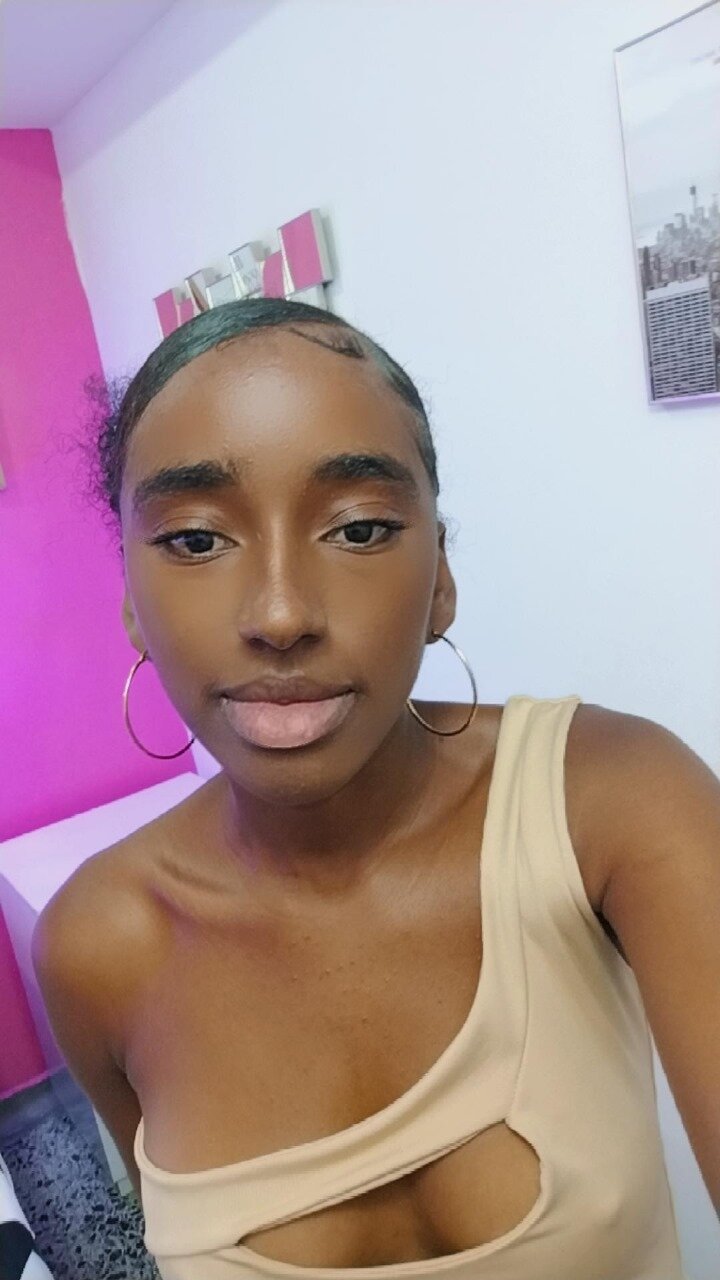 Charlotte_jones69