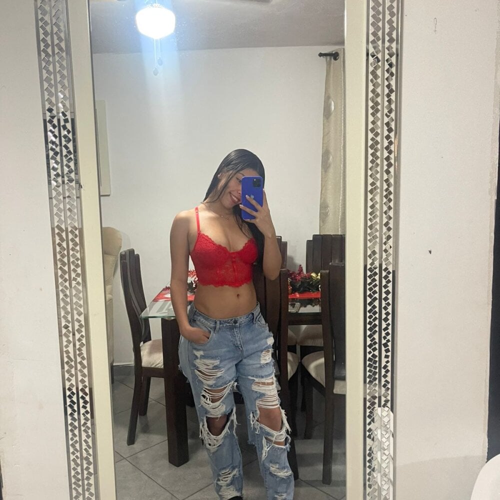 nicoletmayson webcam livesex profile