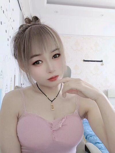 small-cookie from stripchat