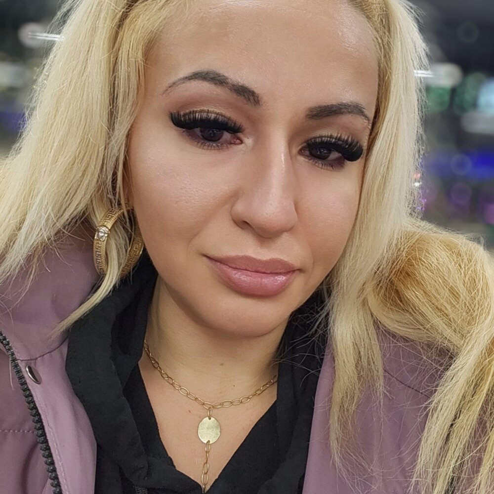 Live sex webcam photo for Bornforporn_ #290374162