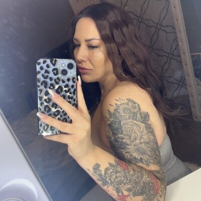 Daddiesgirl95 Female Topless Online Cam Naked