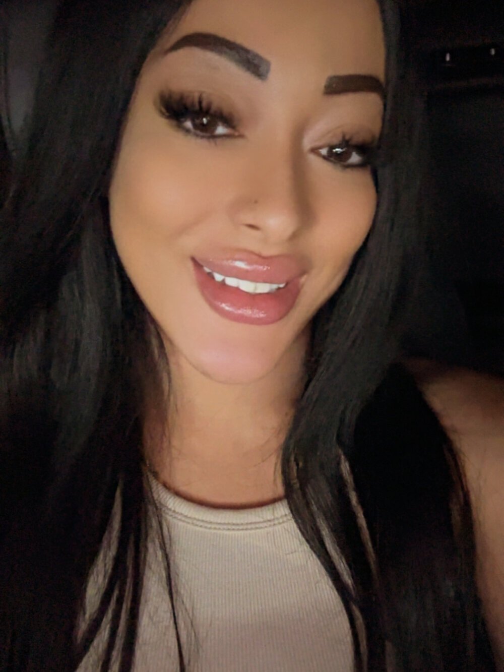 yourgoddessmya from stripchat