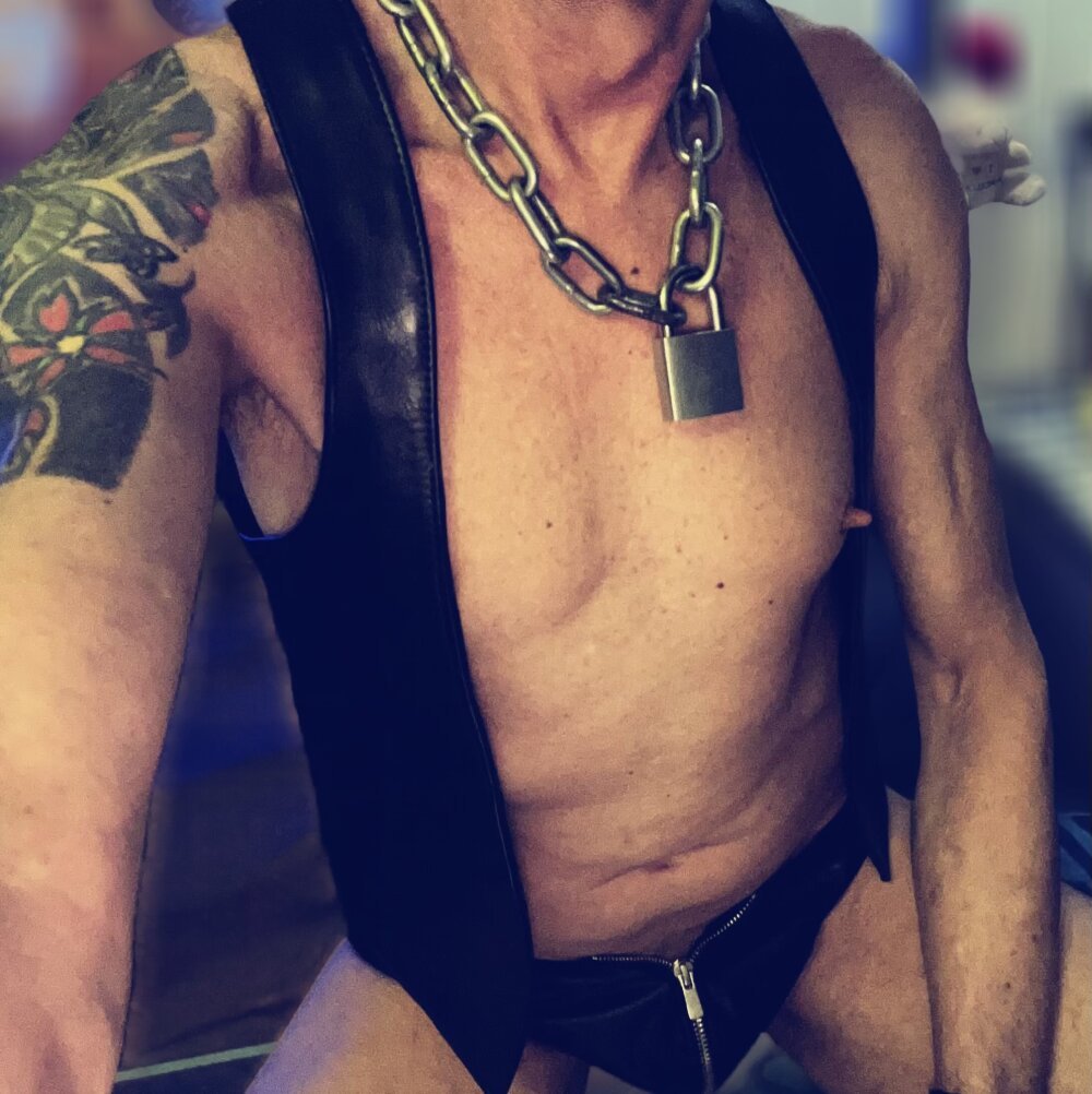 esteban6531 from stripchat