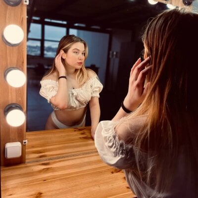 Gineriss_Reddis1 🔈 live nude stream