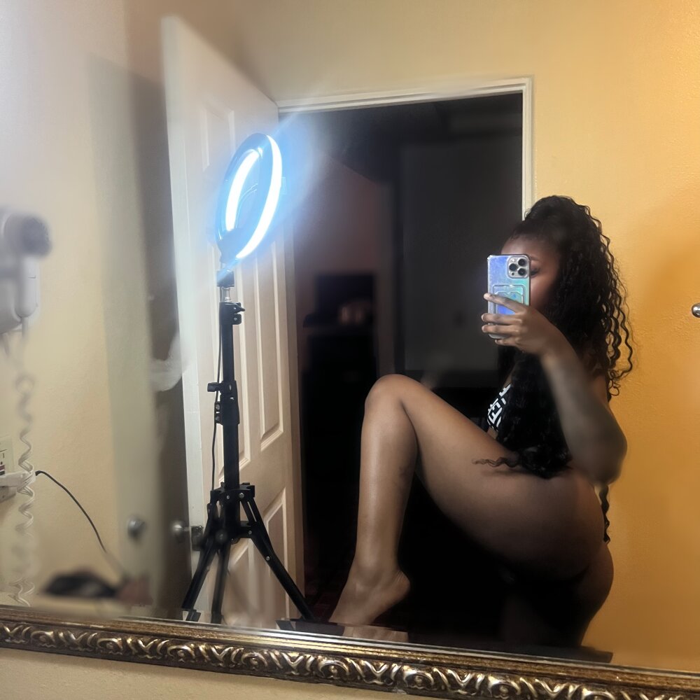 TinyLuxury_ Cam Model: Free Live Sex Show & Chat | Stripchat
