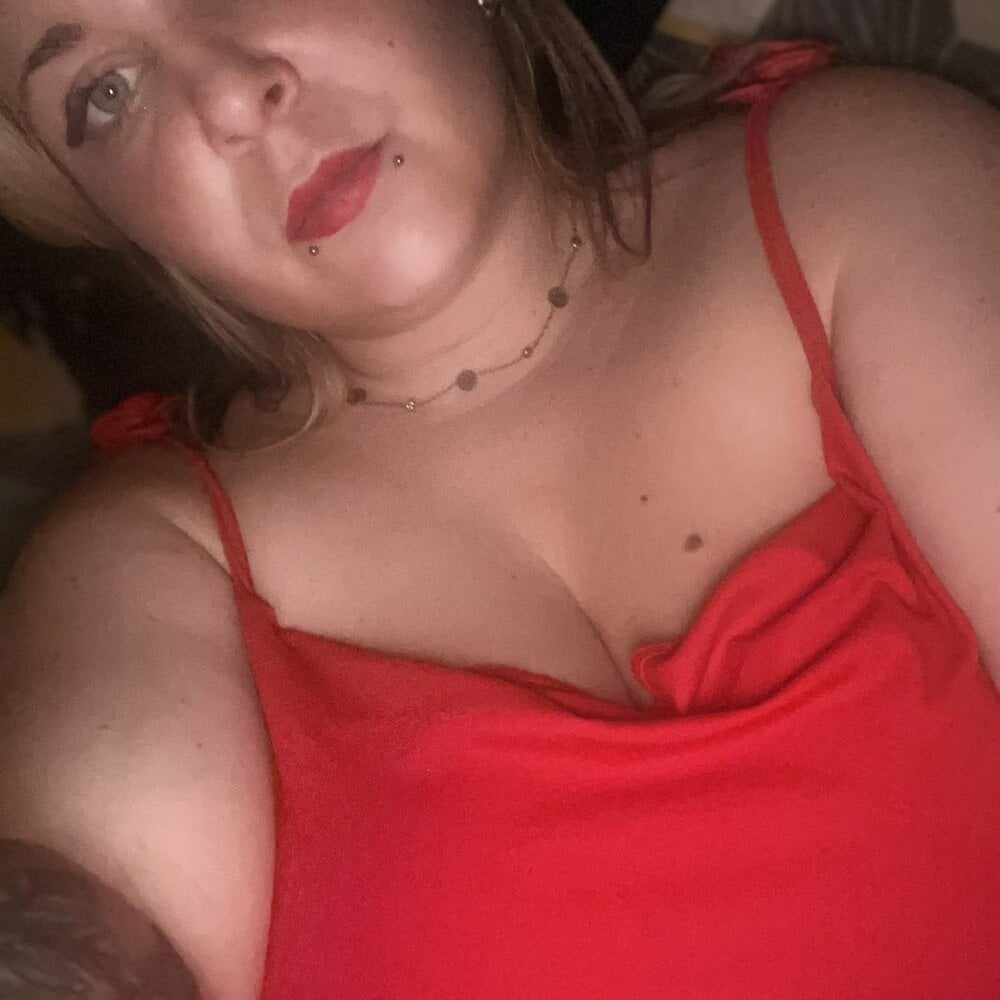 MIKATHENA Chat XXX offline