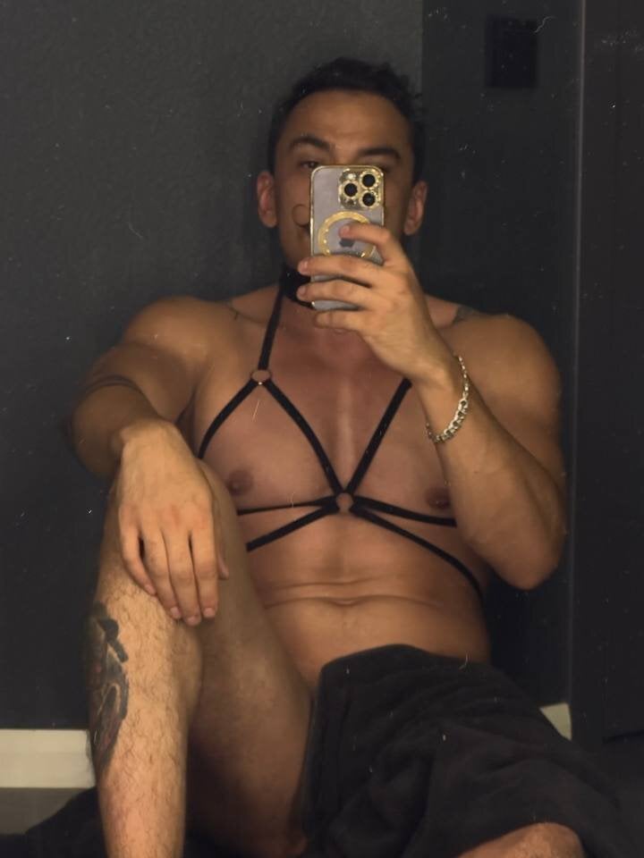 senior_mustache from stripchat