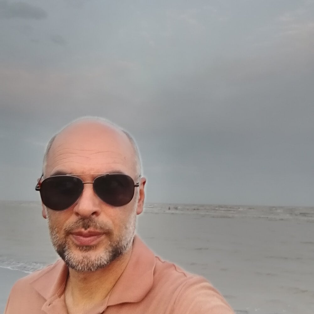 elik555's Offline XXX Chat