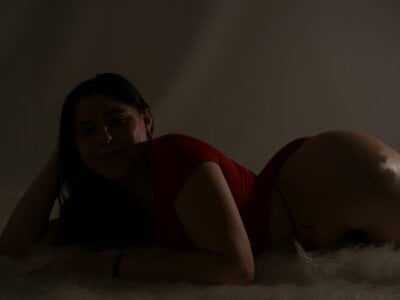 Emma_fhox Female Brunettespetite XXX Webcam