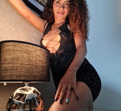 lala_curly_27 stripchat