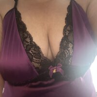 Busty-Phoenix42's Offline XXX Chat