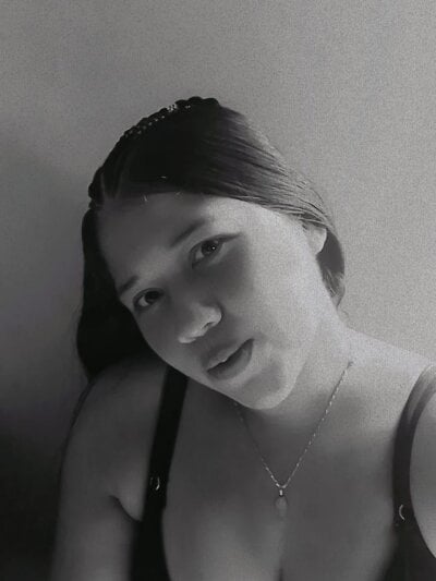 Katyy_sexy17 Female Petitelatin Live Webcam Porn