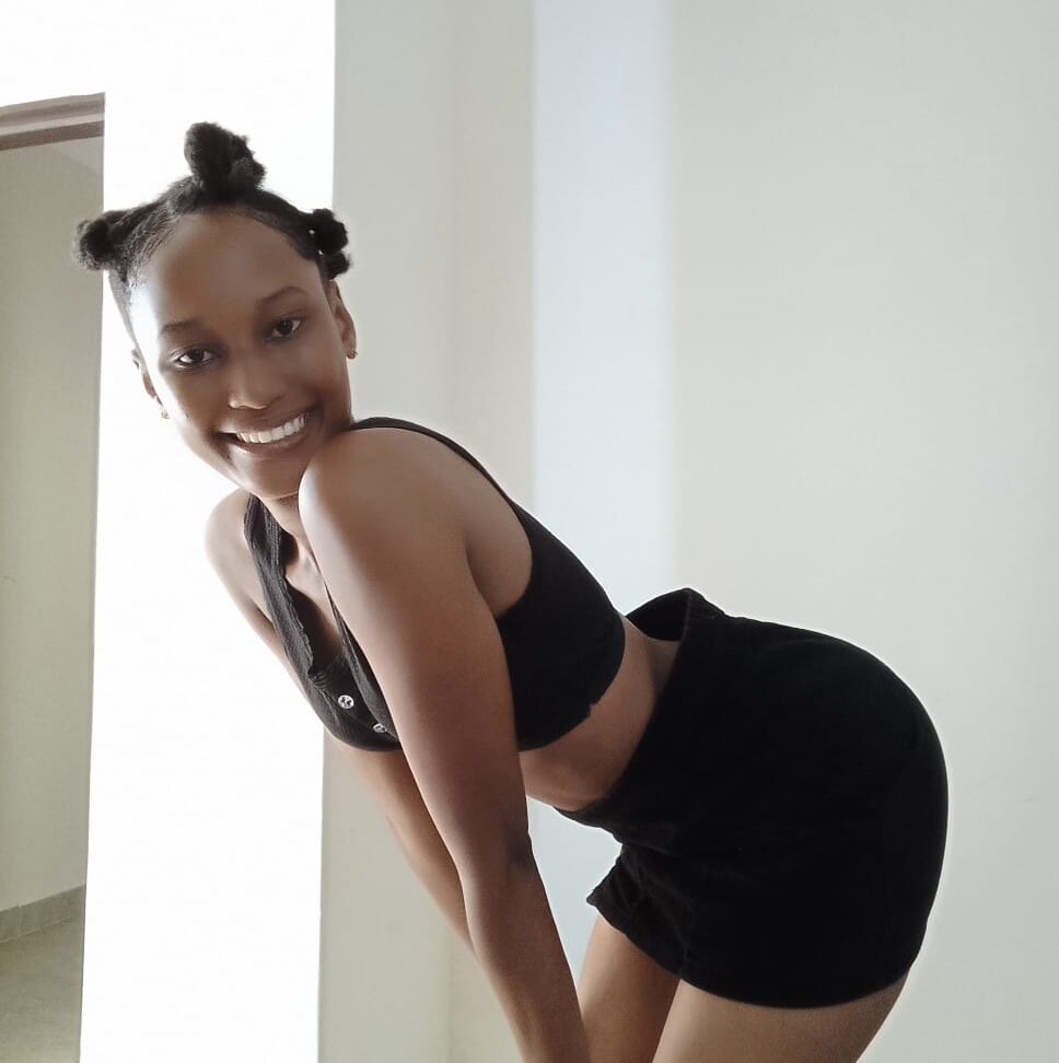 Live sex webcam photo for Lina-01 #289699388