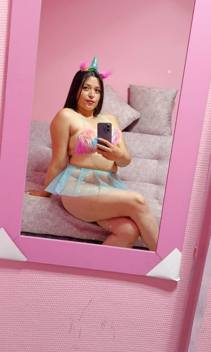 anniee_vega webcam profile - British