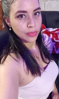 Nikky-95's Offline Chat Room
