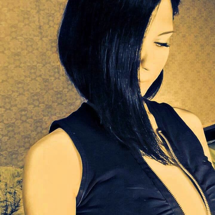 LucyVioletts Chat XXX offline