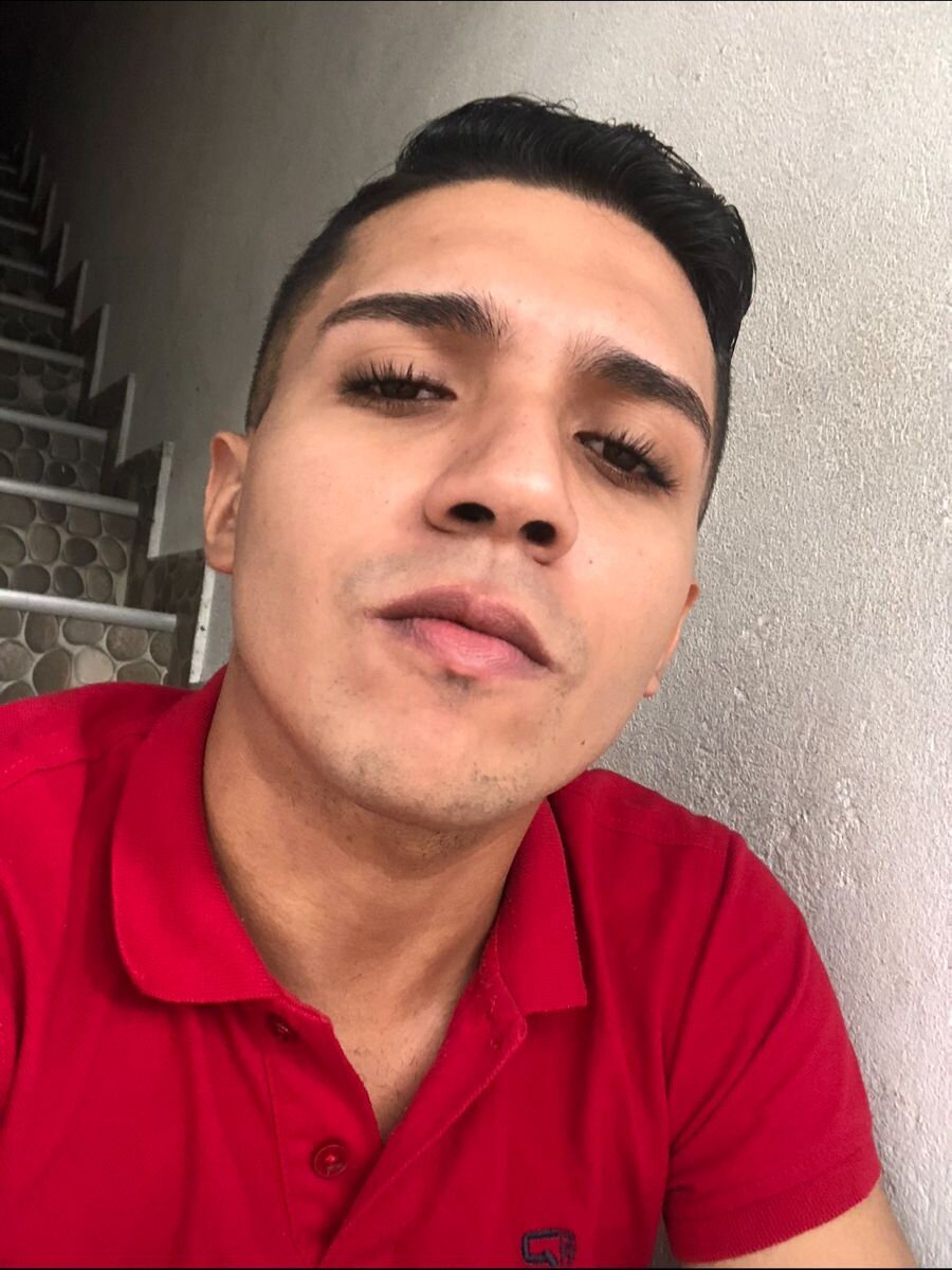 andyy-hott from stripchat