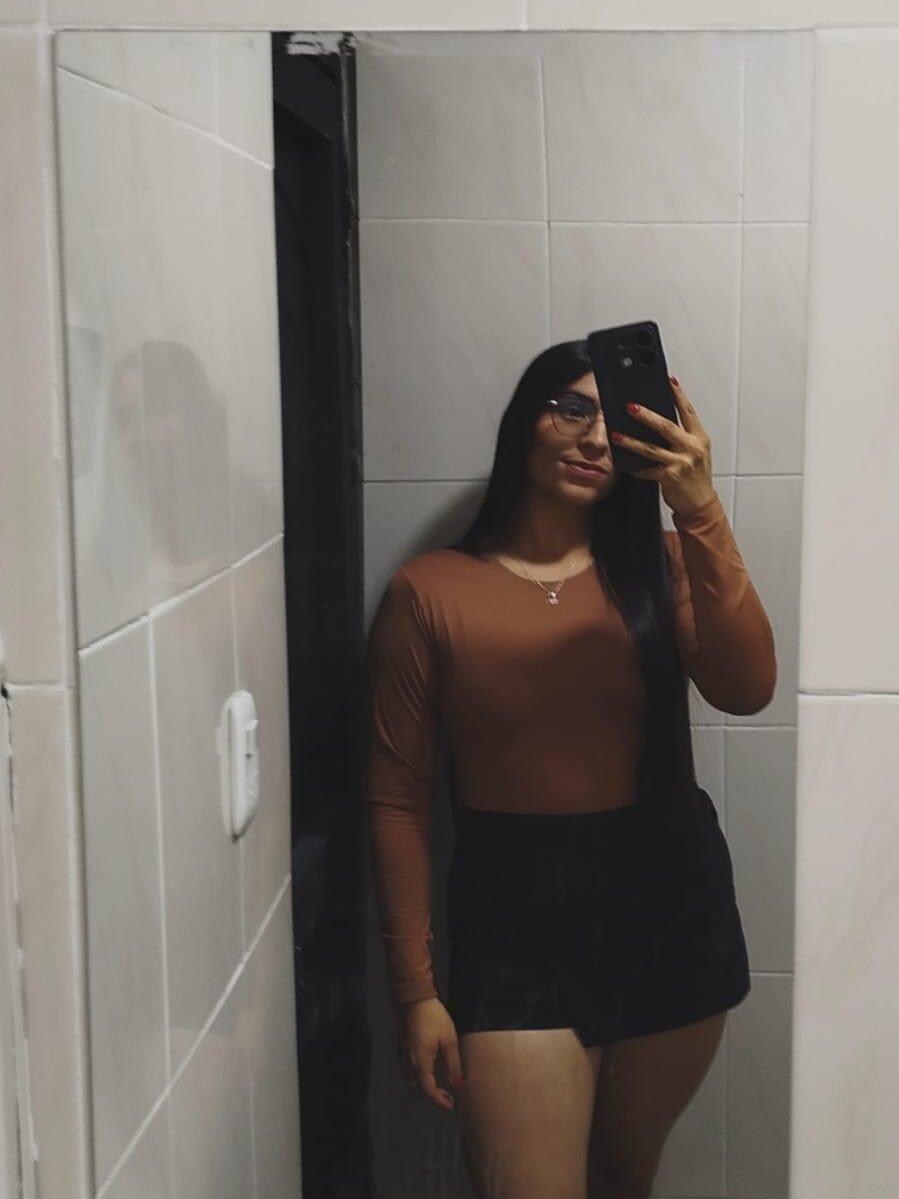 sweetfire_69 webcam profile - Chinese