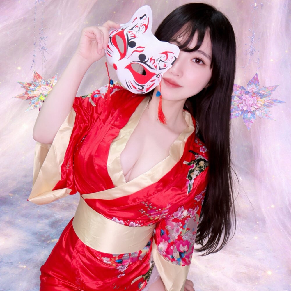 mega-camsex.net meromerona livesex profile in asian cams