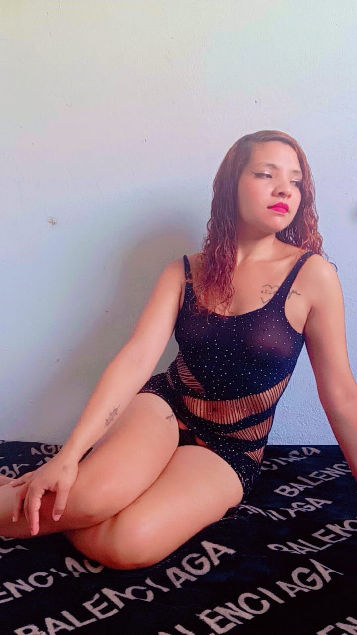 alexa_whiite