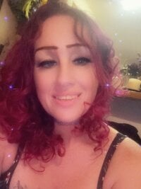 Amorelovely's Offline Chat Room