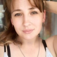 LeonaXxs' Offline Chat Room