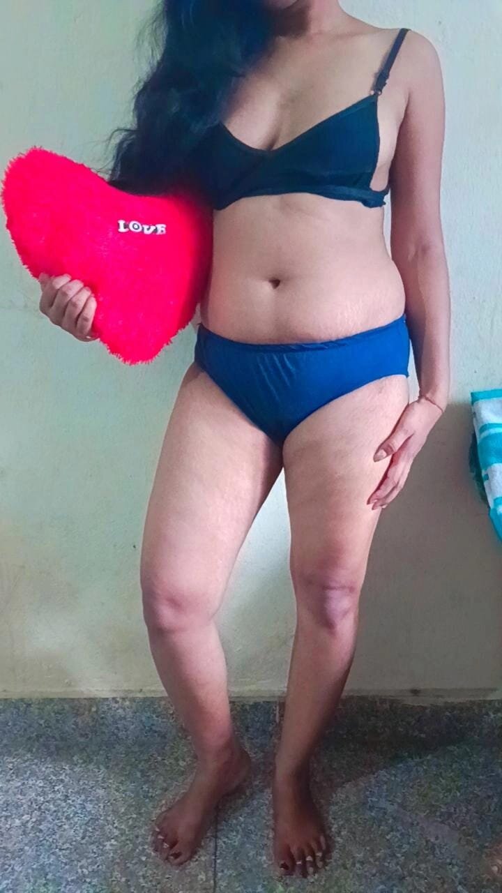 Sexy_Purvi