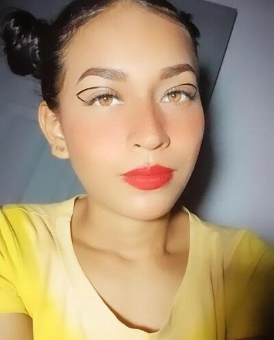 Tiffany__ray主播：免费直播性爱表演和聊天 Stripchat