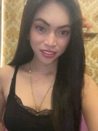 yourtansglams's webcam live show