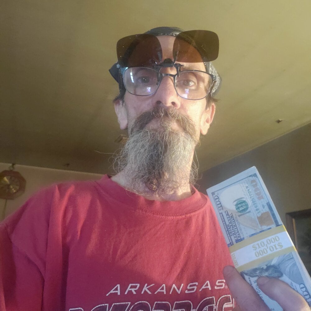 hornyraver52's Offline XXX Chat