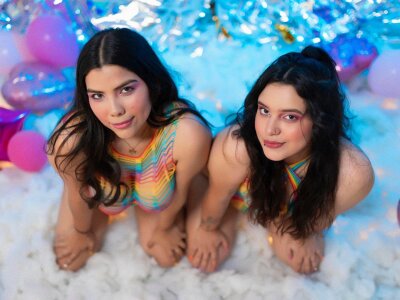 Mia_y_Chloe 🌱 online cam