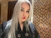 juicypeachgirl's Offline Chat Room