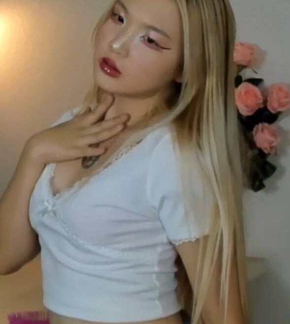 stripchat misa_katoo webcam profile pic via livesexbbwcams.com