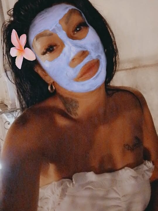 livesex.fan lowee08 livesex profile in we-are-as-usual-playing-in-our-room cams