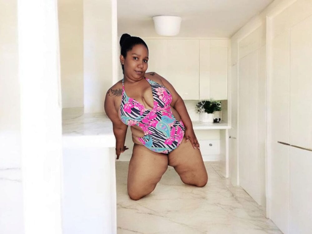 morenablue8 webcam profile - Peruvian