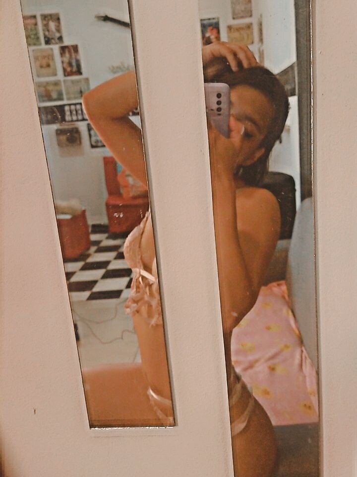 Sasha-18 Live XXX-Chat