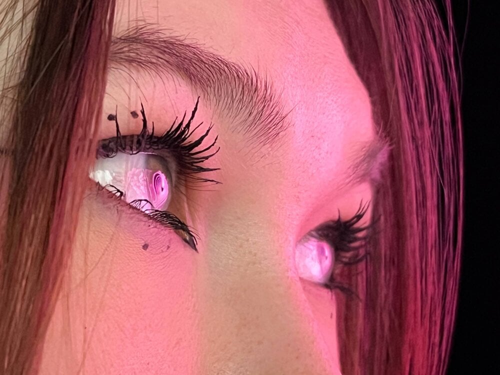 cheeky_cherry_ from stripchat