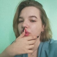 NuuuraaaAmallizz's Offline Chat Room