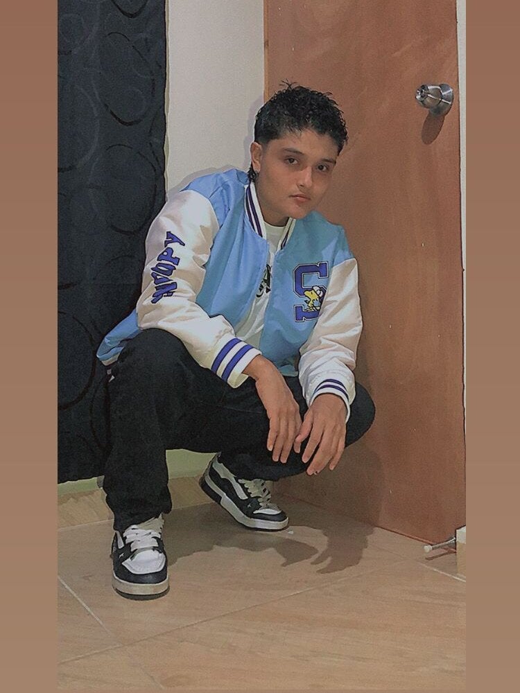 Live sex webcam photo for MAXIMUS212 #280957728