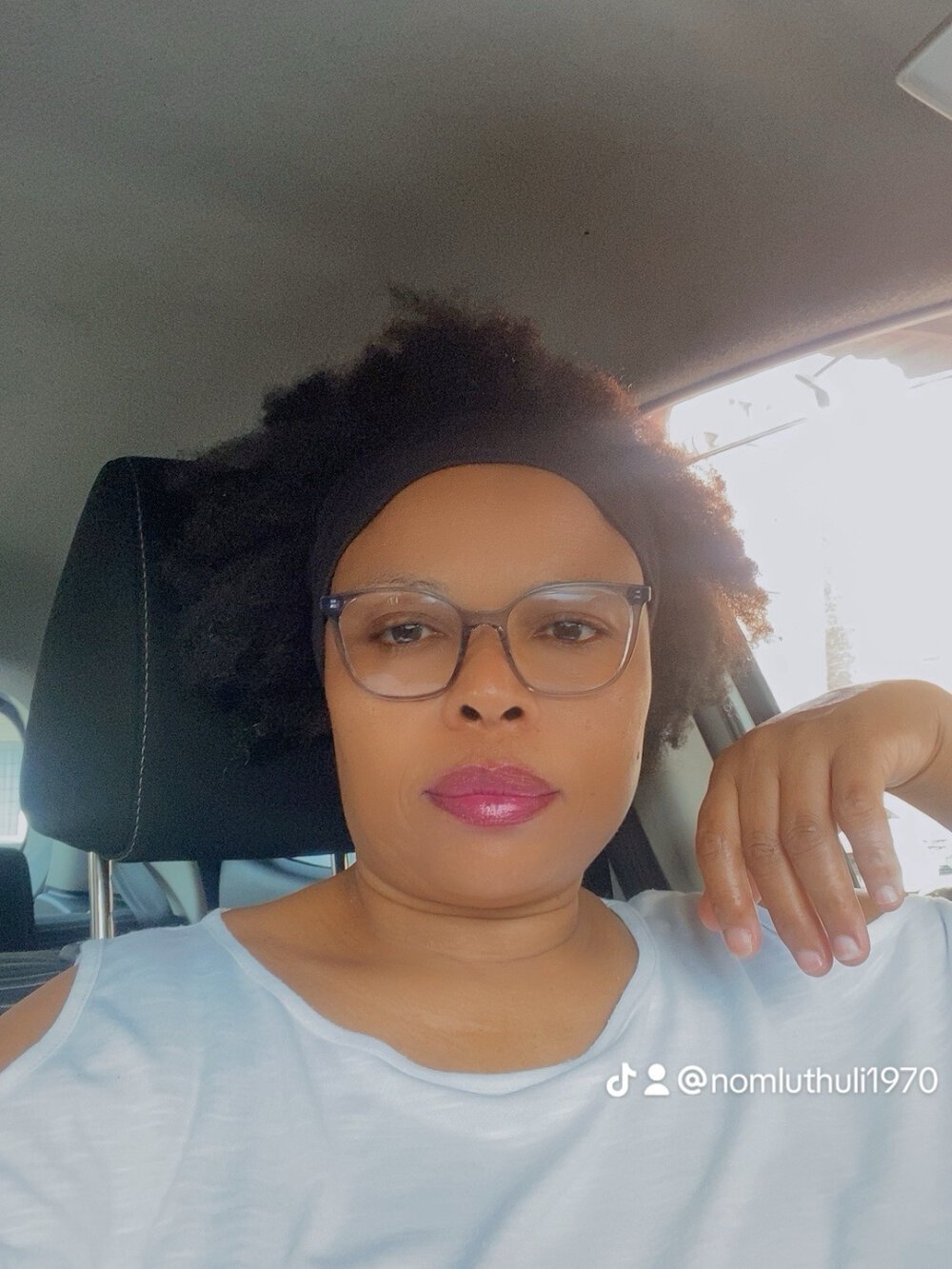 Nomthie live cam model at StripChat